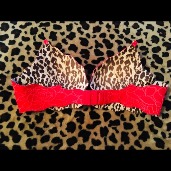 Victoria Secret Bling Push Up Bra - Picture 5 of 8